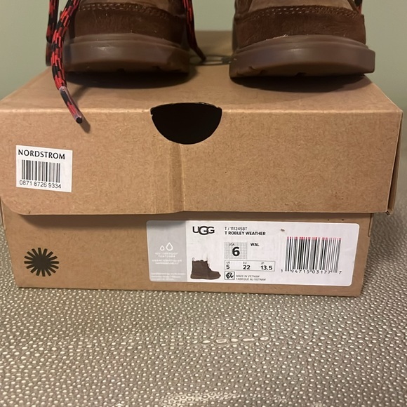 Ugg Robley Waterproof Boots - Picture 5 of 5